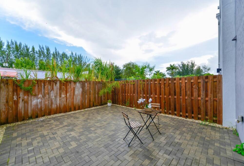 Fantastic Townhouse 15Minutes From The Beach Miami Eksteriør bilde
